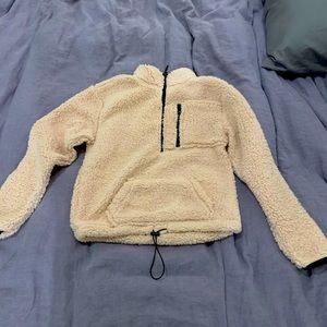 Light pint cropped sweater